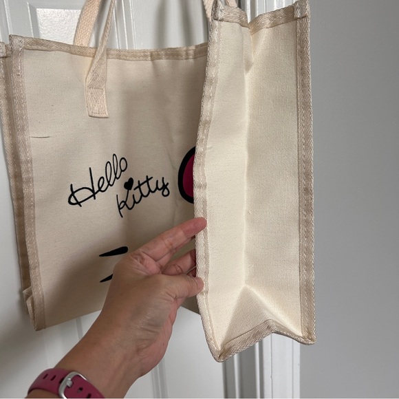 Hello Kitty Tote Bag - Picture 2 of 8